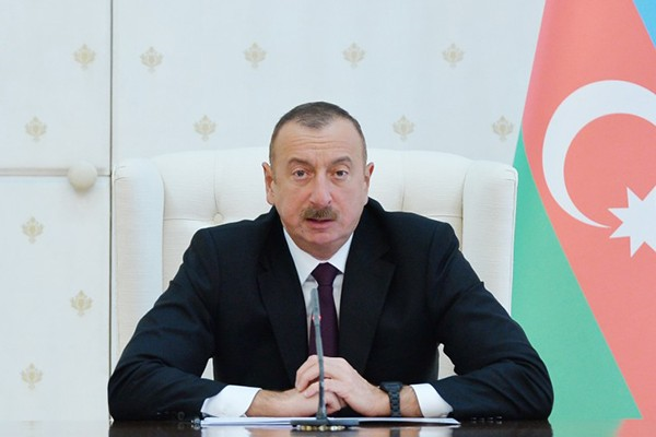 Prezident nekroloq imzaladı